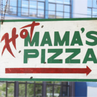Hot Mama's Pizza Logo