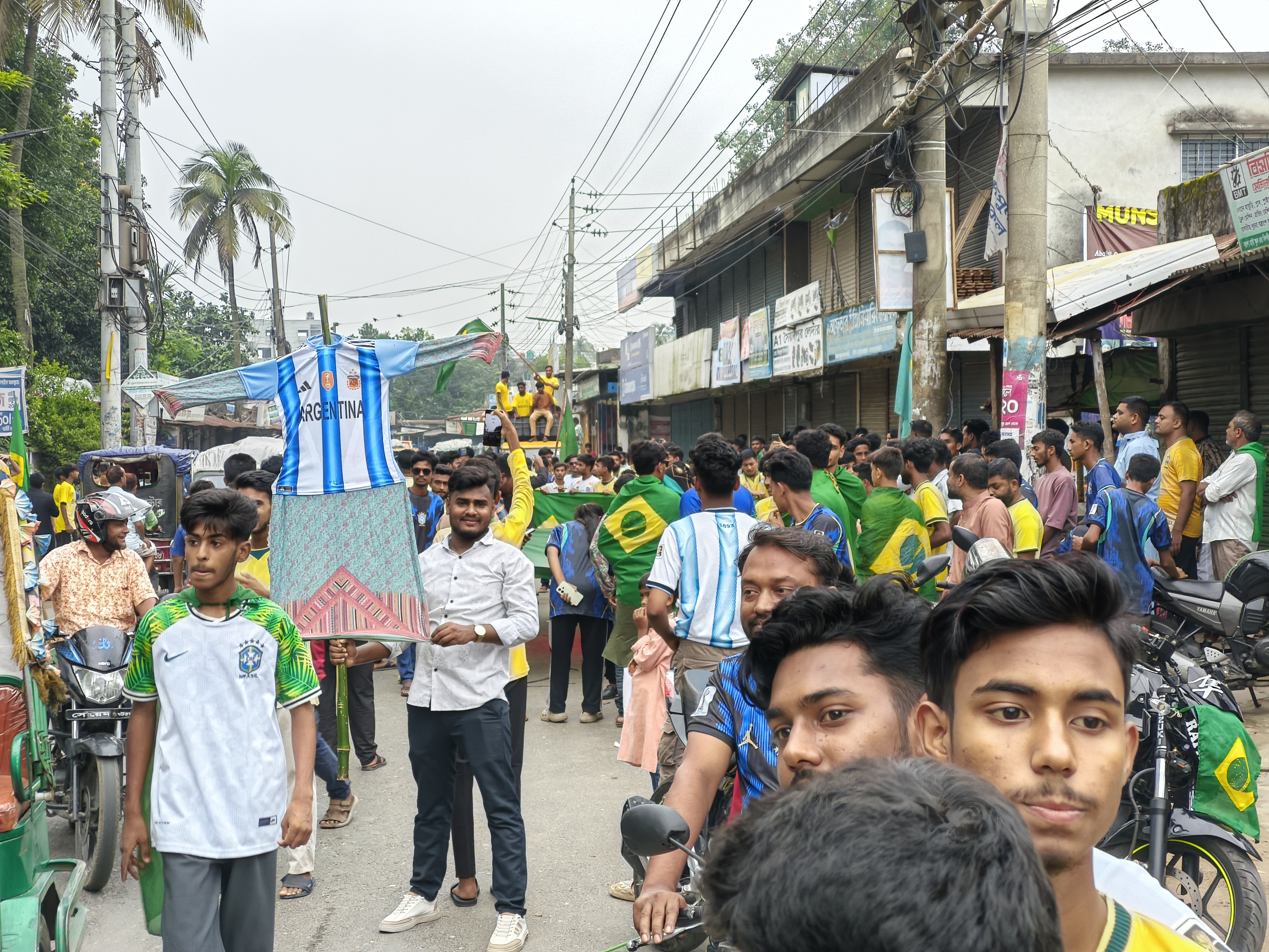 সর্বশেষ : সৈয়দপুরে ব্রাজিল সমর্থকদের বর্ণাঢ্য র্যালি