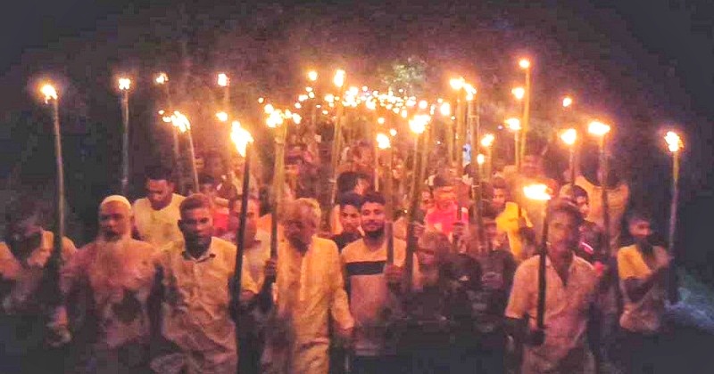 নীলফামারীর জলঢাকায় তিস্তা মহাপরিকল্পনার দাবিতে মশাল মিছিল