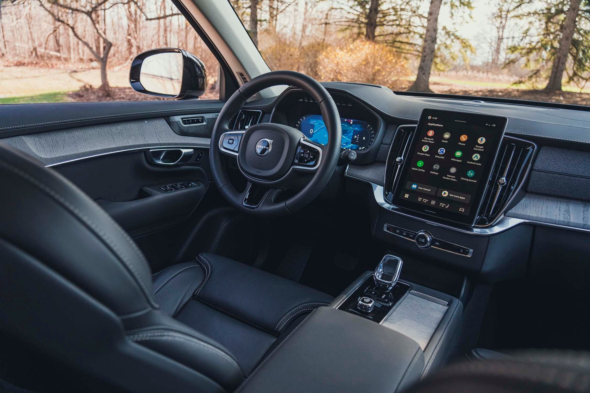 Photo principale de l'article : volvo xc90 - Volvo XC90 B6 Ultra 2026 : intérieur et extérieur en détail