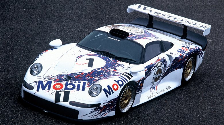 A high front three-quarters view of the 1996 Porsche 911 GT1. A high front three-quarters view of the 1996 Porsche 911 GT1.