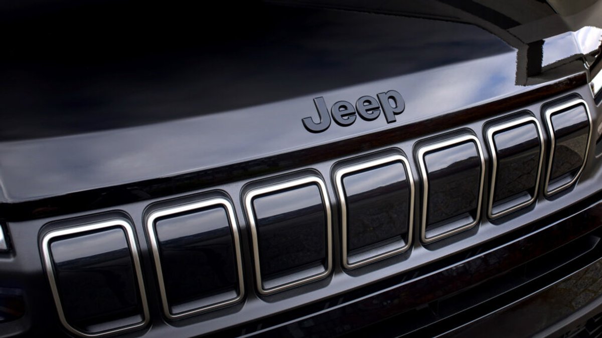 Photo jeep avenger - Jeep Avenger 2027 restylé : premières photos et nouveautés électrique