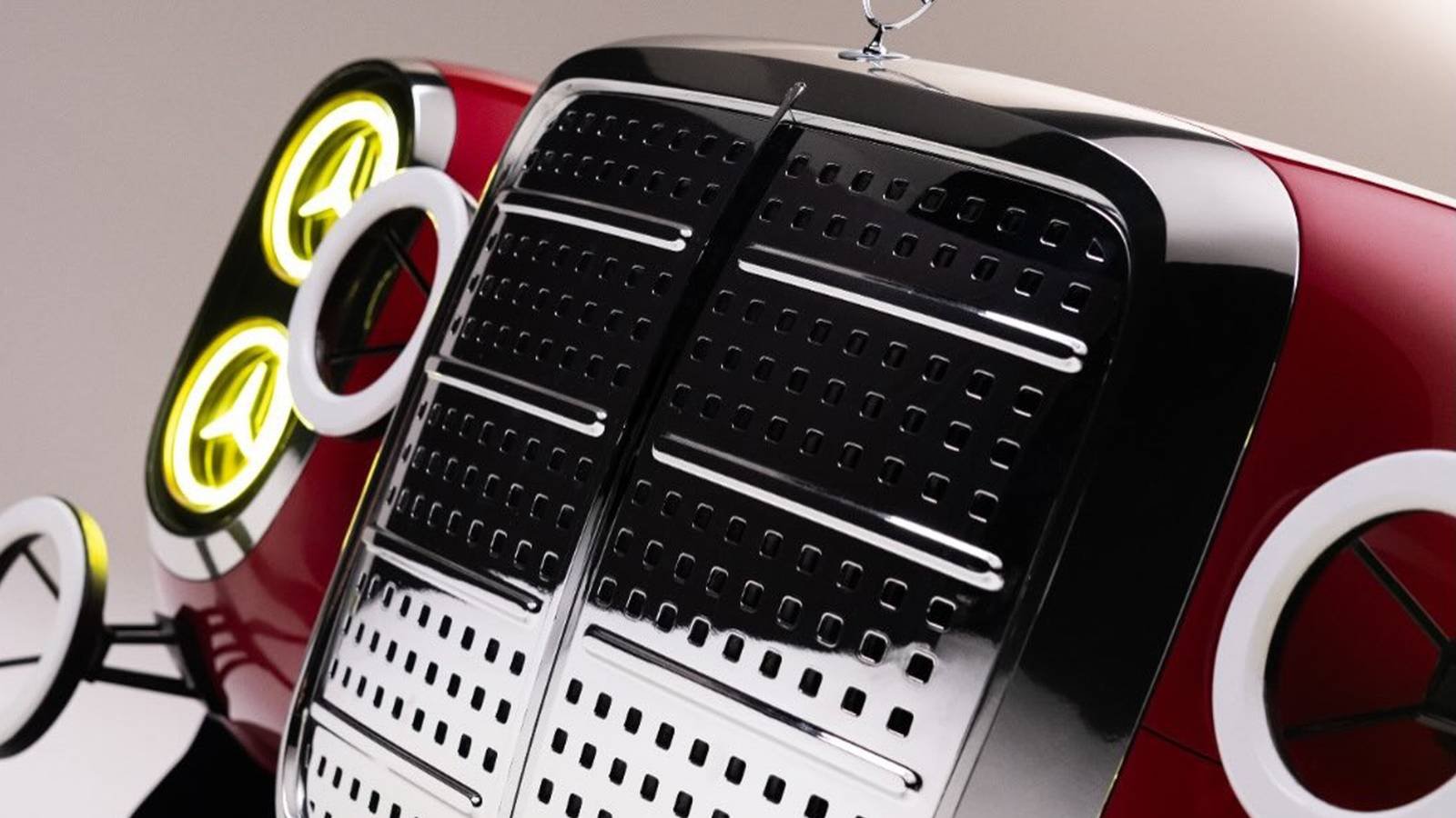 Photo mercedes Mercedes Reveals Secret Red Pig Concept, Audi Slashes Prices