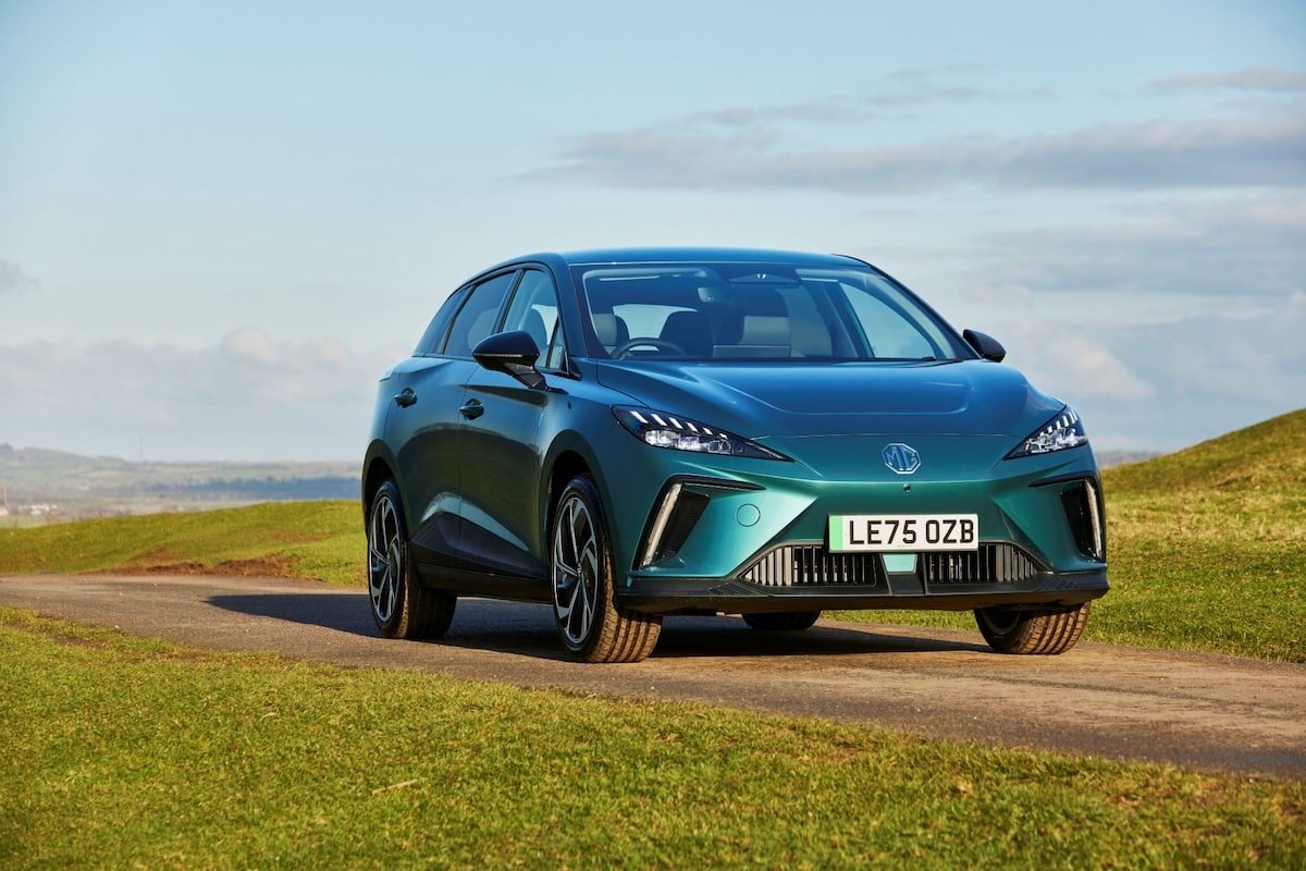 Photo mg mg4 - MG4 restylée 2026 : nouvelle batterie 64 kWh et prix attractifs