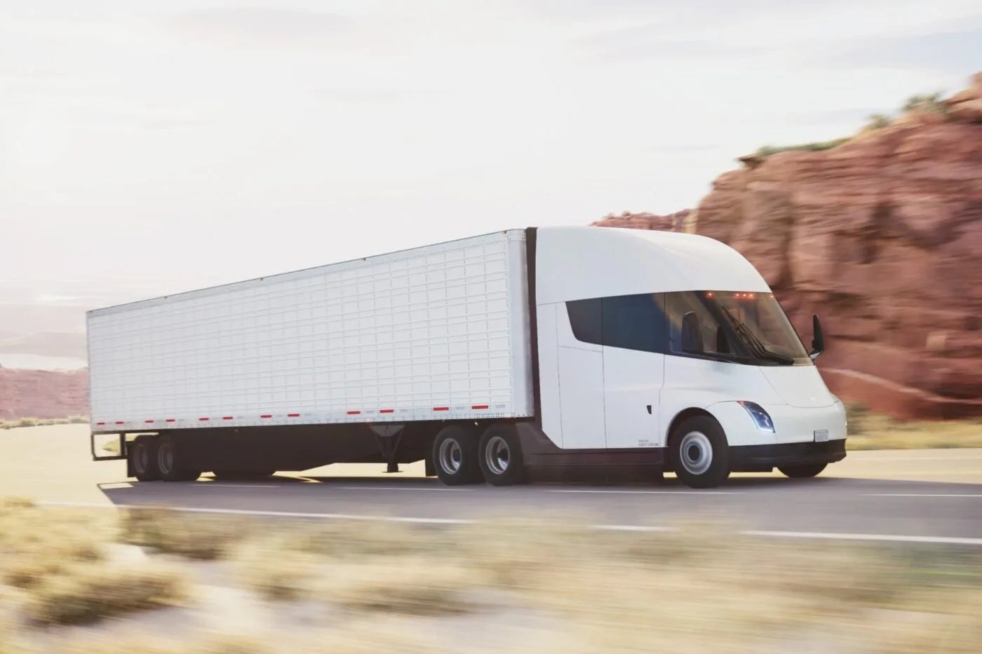 Photo tesla semi - Tesla Semi : production de masse en 2026 et charge à 800 kW