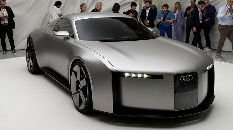 Front 3/4 view of the Audi Concept C Front 3/4 view of the Audi Concept C