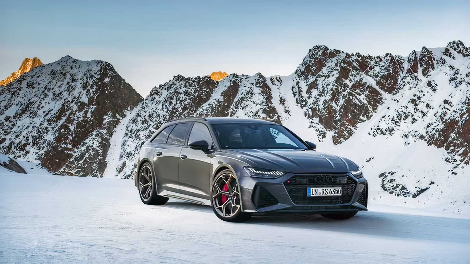 2025 Audi RS6 Avant in gray parked 2025 Audi RS6 Avant in gray parked