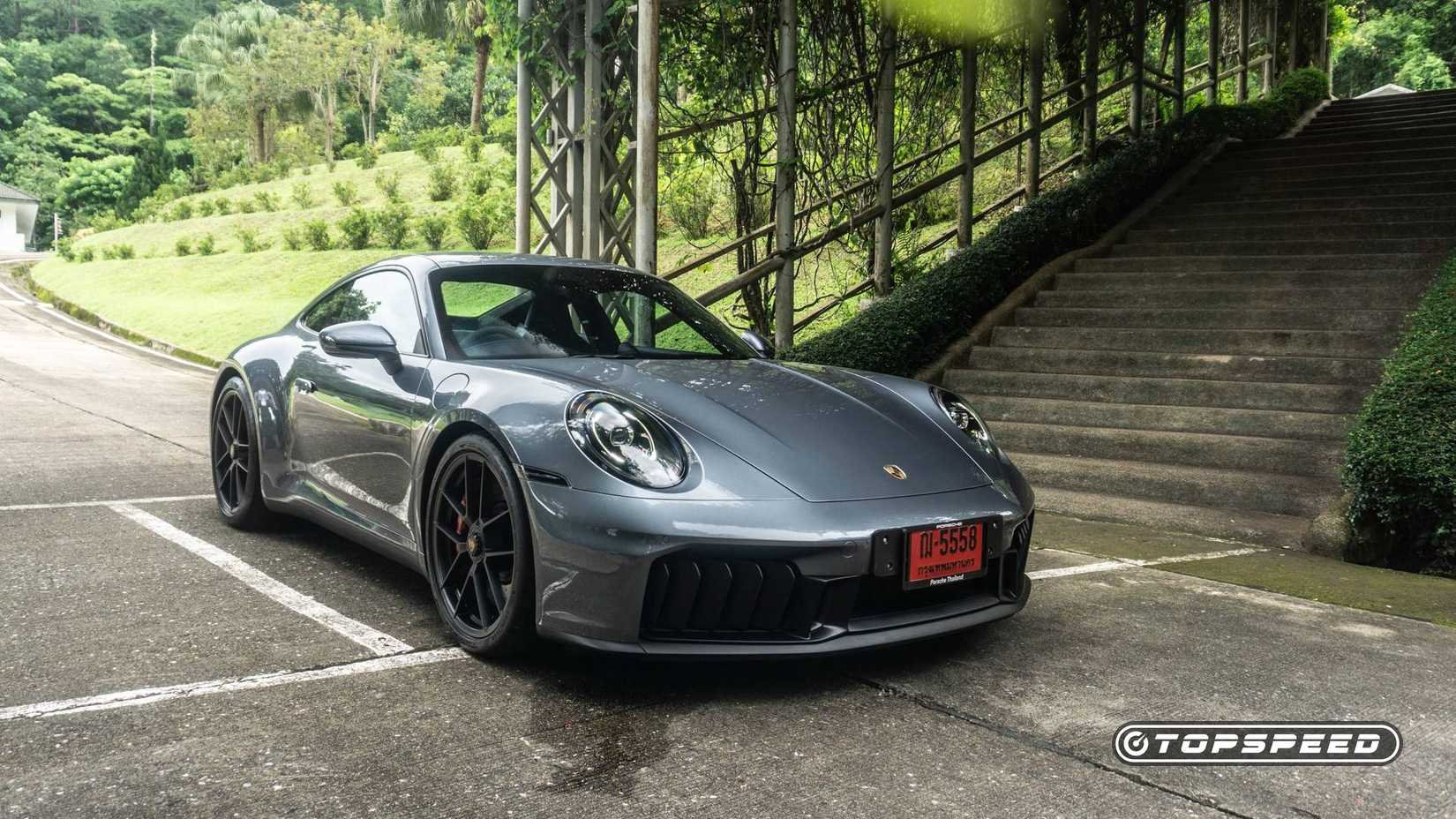 Front 3/4 view of the 2025 Porsche 911 Carrera GTS