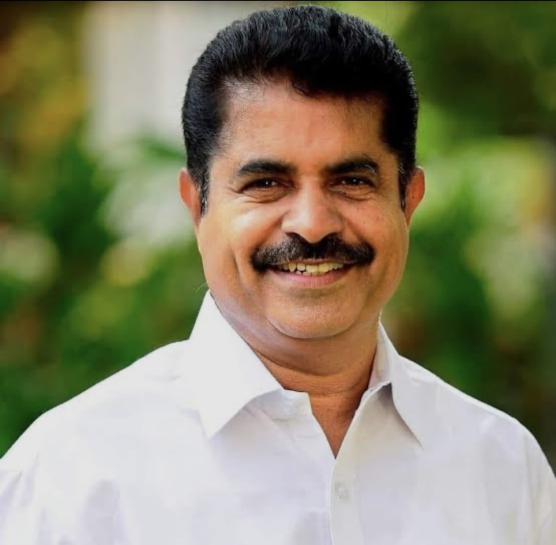 അടൂർ പ്രകാശ് ഡൽഹിയിൽ ഹൈക്കമാൻഡുമായി കൂടിക്കാഴ്ചക്ക് ശ്രമിക്കുന്നു ; രാഹുലിനെയും ഗർഗെയെയും കാണും