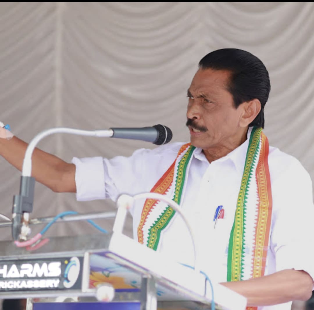 അങ്ങനെ ആരും കേറി അഭിപ്രായം പറയേണ്ട, വാർത്താ സമ്മേളനം നടത്തണമെങ്കിൽ ഇനി അനുമതി വാങ്ങണം, കർശന നിർദ്ദേശവുമായി ഇടുക്കി ഡിസിസി