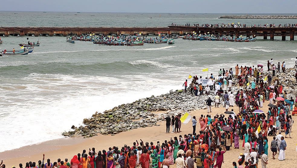 വിഴിഞ്ഞം തുറമുഖ നിർമാണം നിർത്തിവെക്കണം; ശാസ്ത്രീയ പഠനം വേണമെന്ന് ആവശ്യം
