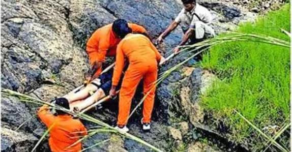 വാഗമണിൽ 800 അടി താഴ്ചയുള്ള കൊക്കയിൽ വീണ യു.പി. ഡോക്ടറെ രക്ഷപ്പെടുത്തി