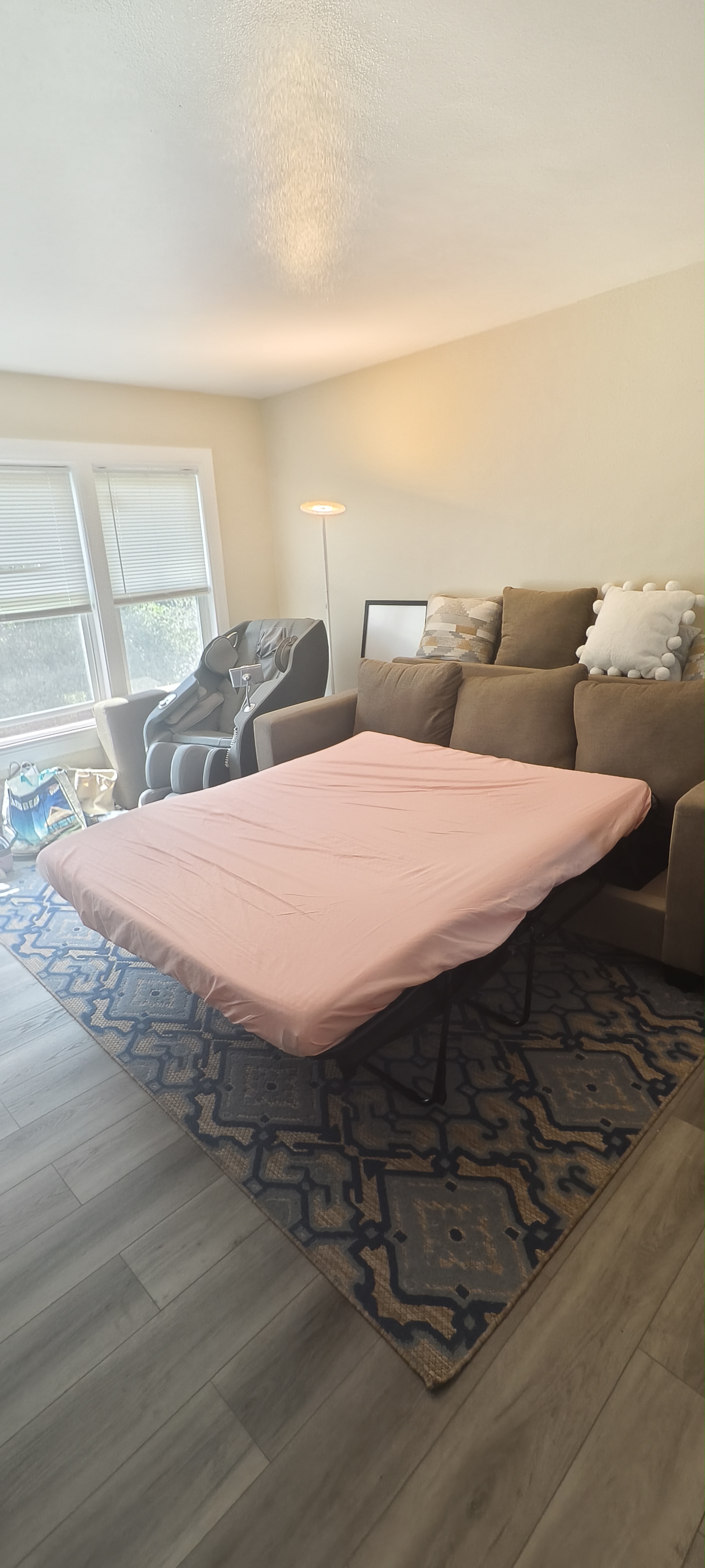 Vegetarian Female Needed (A room to let) Move in 06/01/2026 2