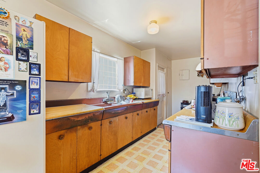 Move-In Ready 3-Bedroom Single Family Home 2