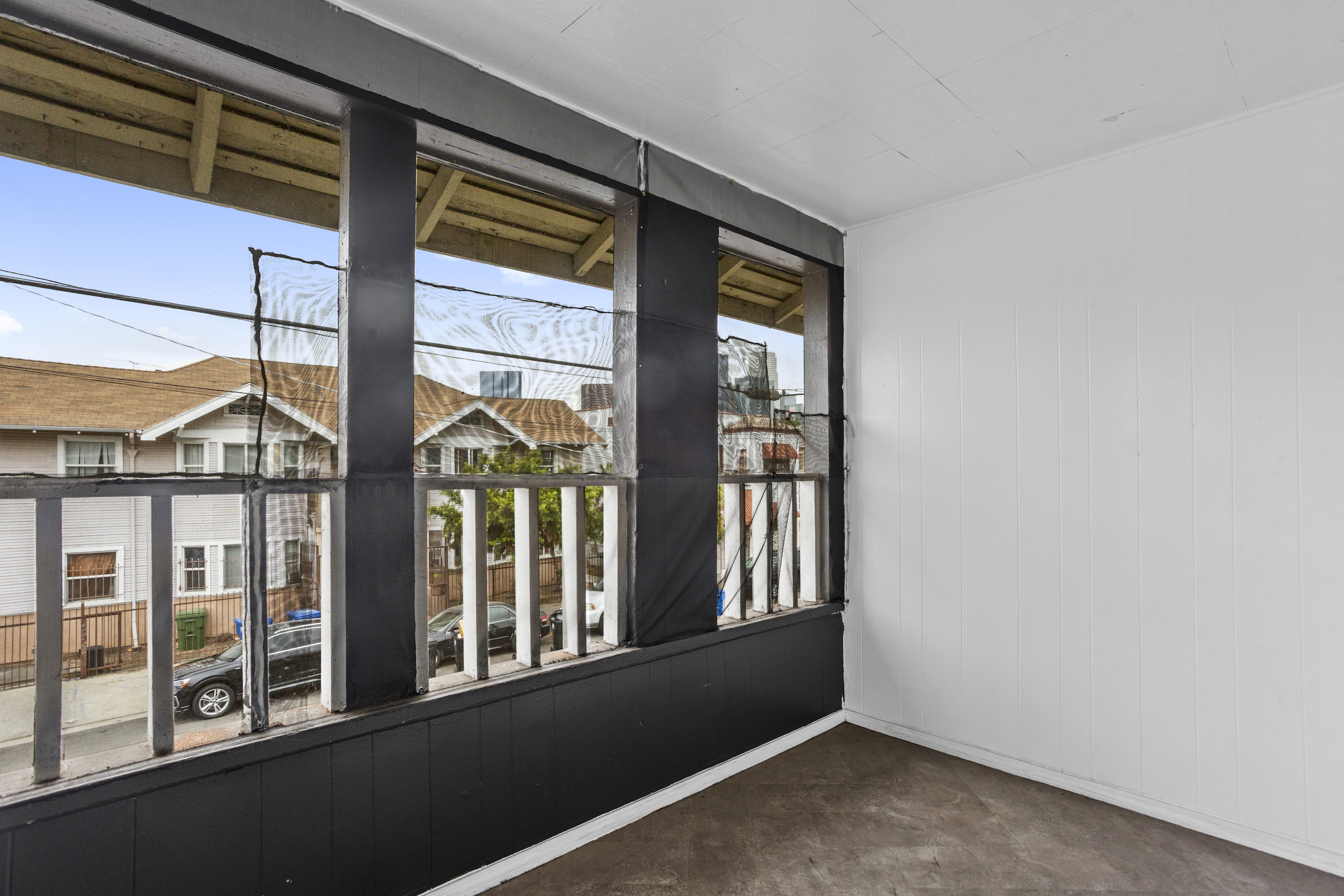Off Market Quadruplex 4 units 7