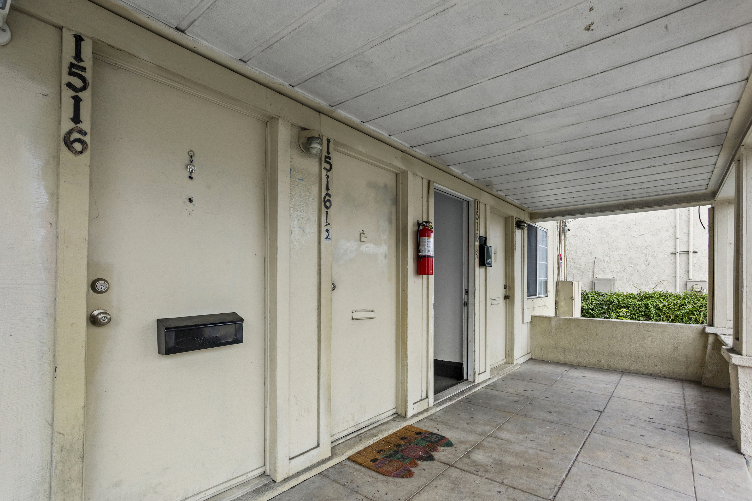 Off Market Quadruplex 4 units 6