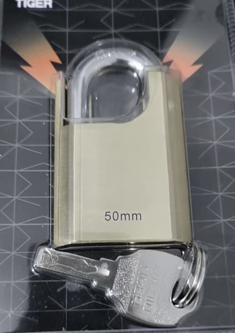 60mm灵芝钥匙包梁弹跳锁