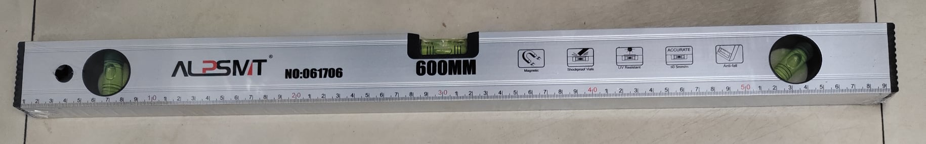 XR-660B 600mm/24"水平尺  白色