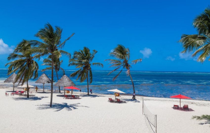 Family-Friendly Bush & Beach: Your 14-Day Kenya Safari With Kids (Ages 4-16) Awaits