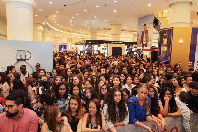 Zac Efron — Dubai Mall