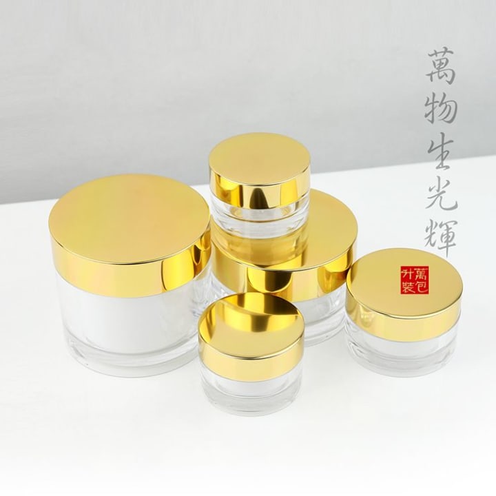 https://res.cloudinary.com/dvyij6wmu/image/upload/v1675196782/images/products/wo-d-cream-jar-1661365558947/WO-D-jingaiduoguige_igvv8e.jpg