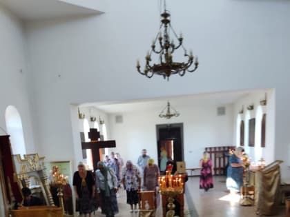 Благочинный Алькеевского и Спасского округов совершил Божественную литургию в строящемся храме Сошествия Святого Духа г. Болгара