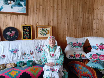 Участница конкурса "Татарның мамык мендәрләре " Гульфия ханум Аглиева.