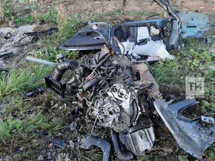 В Татарстане авто слетело с трассы и разбилось о бетонную трубу – один погиб и четверо пострадали (ФОТО)