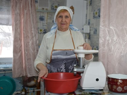 Мария Лобанова из Нурлата – одна из тех, кто активно помогает участникам СВО
