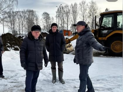 Глава района Дамир Ишкинеев провел рабочую планерку по строительству детского оздоровительного лагеря «Заречный»
