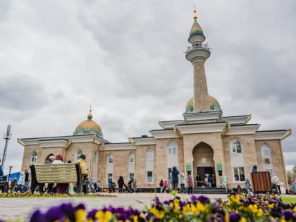 В мечети "Ахмадзаки" прошел первый праздник махалли в честь "1100-летия"