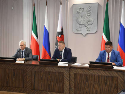 В Исполкоме Казани обсудили вопросы межнациональных и межконфессиональных отношений