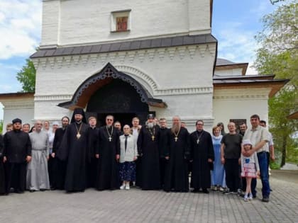 Епископ Мефодий возглавил престольный праздник в Константино-Еленинском храме Свияжска