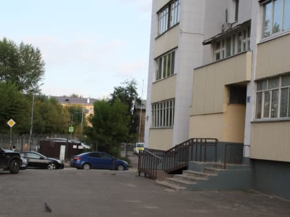 Казанцы жалуются на большое количество лавочек во дворе