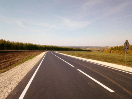 В двух районах Татарстана в рамках нацпроекта отремонтировали дороги
