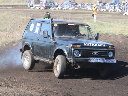 В Актаныше прошли гонки внедорожников "Джип-спринт 116"