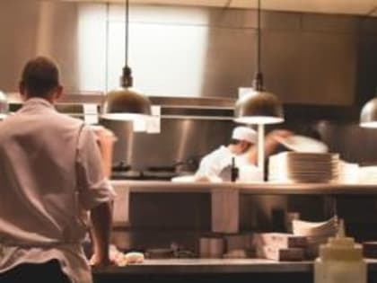 В Казани несколько человек попали в инфекционку, поев в одном из ресторанов города