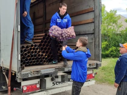 Буинцы доставили в Лисичанск более двух километров стальных труб и семь тонн овощей