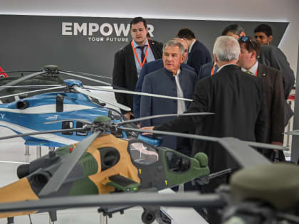 Рустам Минниханов посетил турецкий павильон на IDEX-2023