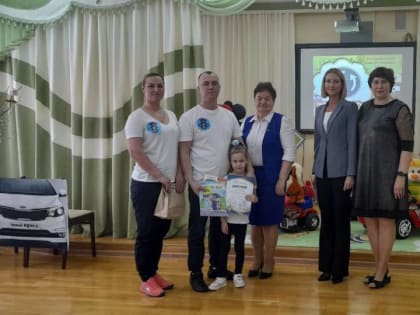 В Лениногорске родители и их дети продемонстрировали знания правил дорожного движения