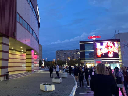 Казанцы полчаса стоят на улице из-за эвакуации ТЦ «Тандем»