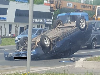 На первой автодороге в Челнах перевернулся автомобиль