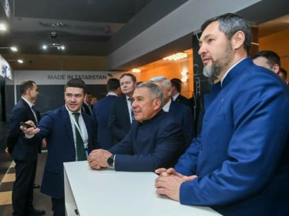 Минниханов оценил работу СИБУРа по улучшению условий труда рабочих в Татарстане