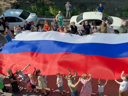 Молодогвардейцы Татарстана расправили российский триколор в Лисичанске и Рубежном