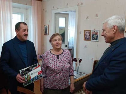 В Татарстане росгвардейцы поздравили ветеранов ведомства с Новым годом