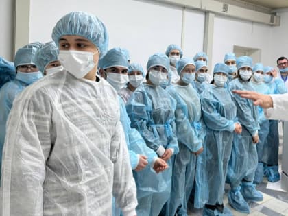 Коллектив Арской больницы провел экскурсию для школьников