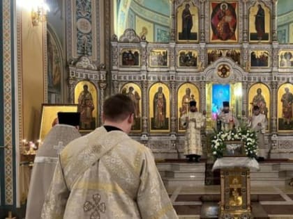 Всенощное бдение в Кафедральном соборе Альметьевска в канун праздника Крещения