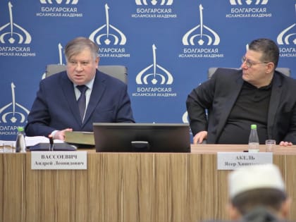 Director of the Institute of Oriental Studies of the Russian State Pedagogical University named after A. I. Hertzen, A. Vassoevich addressed the students of the Academy.