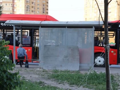Бомжи на теплой остановке вытесняют казанцев