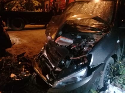 В Казани водитель «Лады» на высокой скорости врезался в иномарку и сбежал